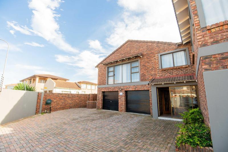 5 Bedroom Property for Sale in Bluewater Bay Eastern Cape